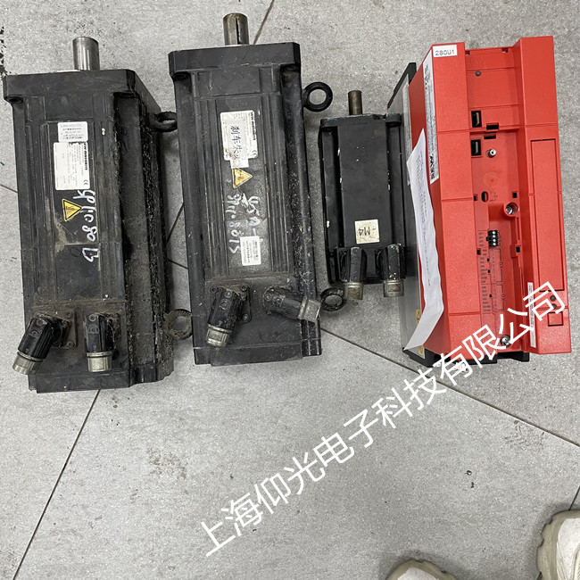 SEW伺服驅(qū)動器上電報(bào)警F18維修案件