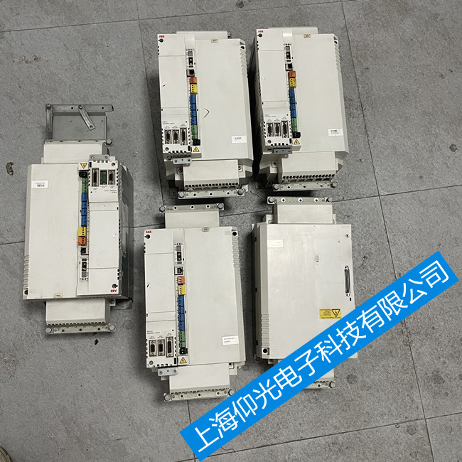 ABB MotiFlex e180������E1033�S��