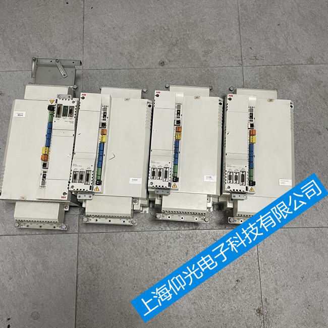 ABB MotiFlex e180�S���(q��)����-�@ʾ��E1056/E1057�S��