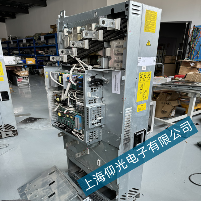 東營(yíng)ABB ACS880變頻器報(bào)A6A5無(wú)電機(jī)數(shù)據(jù)故障維修專(zhuān)業(yè)公司