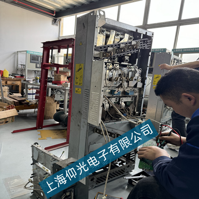 �Ϸ�ABB ACS580׃�l����ͣ��ֻ��׃�l�����Ϗ�(f��)λ����Ͷ���\(y��n)�оS�ް���