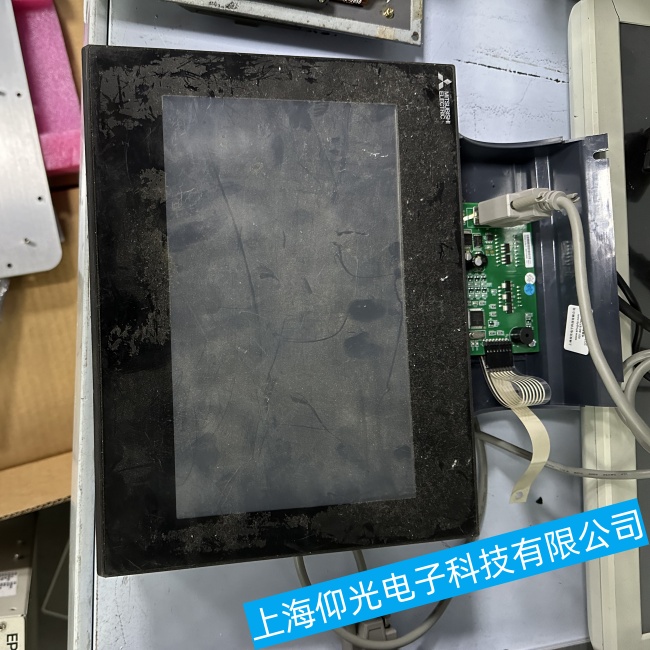 金華三菱觸摸屏GT1585無法進(jìn)入操作系統(tǒng)界面故障維修干貨分享