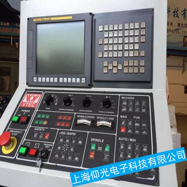淮安發(fā)那科觸摸屏A03B-0807-C002通電幾分鐘后屏幕變成藍屏故障維修
