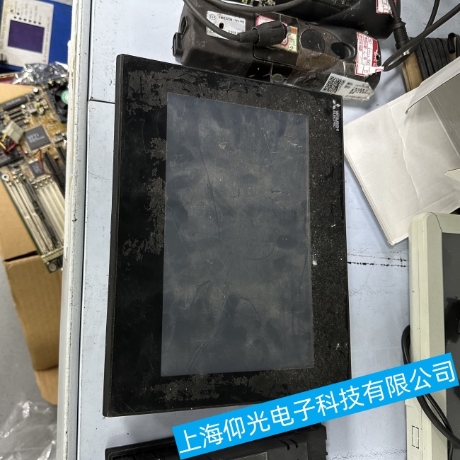 無錫三菱觸摸屏A985GOT-TBD-V卡在開機(jī)界面無法繼續(xù)啟動(dòng)故障快速維修