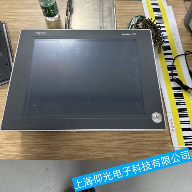 新疆施耐德工控機(jī)XBTN400出現(xiàn)屏幕完全沒(méi)有顯示故障維修哪家好些